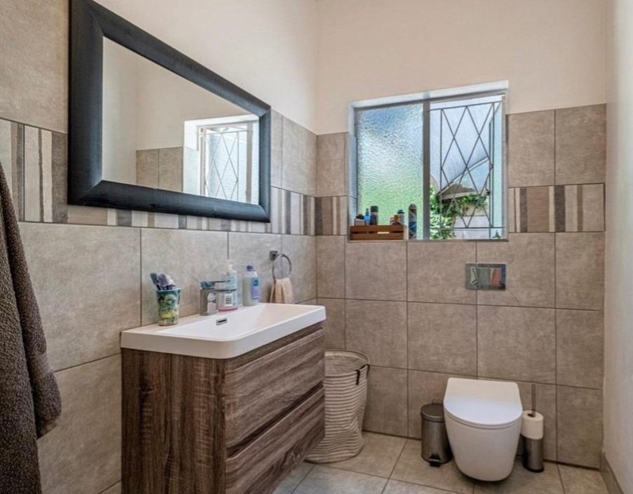 5 Bedroom Property for Sale in Vanes Estate Eastern Cape